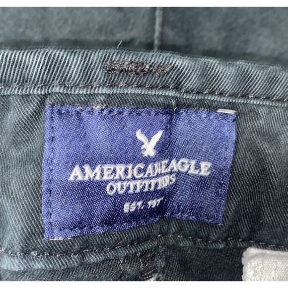 American Eagle Black Stretch Midi Shorts Size 2 Stretch - Picture 3 of 4